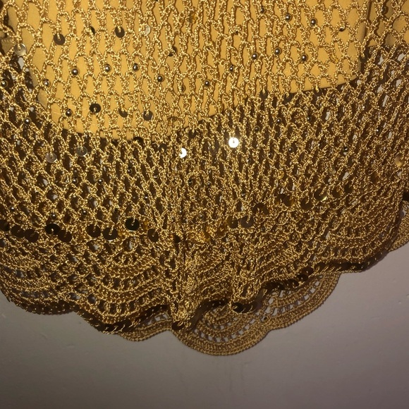 Vintage FEELINGS size L gold crocheted top with sequins and lining. Preloved - Picture 7 of 9